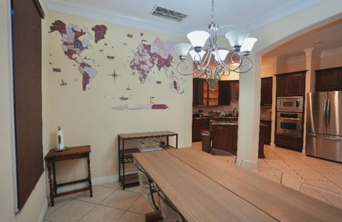 Sharpstown House | Hidden 4BR Mediterranean Home - 7 mins from the Galleria
