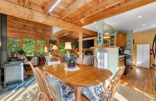 Waitsfield House | Hidden Beech at Sugarbush - 2 min to Mt Ellen