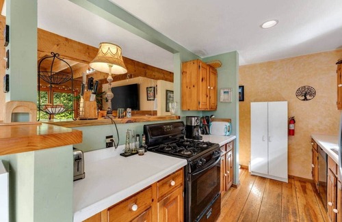 Waitsfield House | Hidden Beech at Sugarbush - 2 min to Mt Ellen