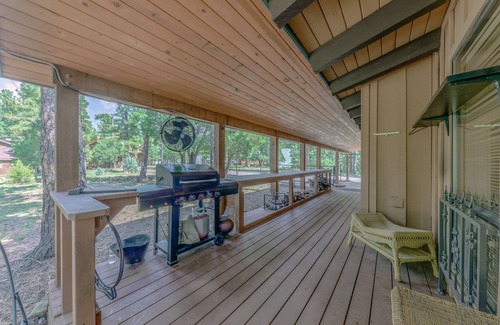 Alto Cabin | Hidden Buffalo Lodge | Sleeps 14 Hot Tub Porch