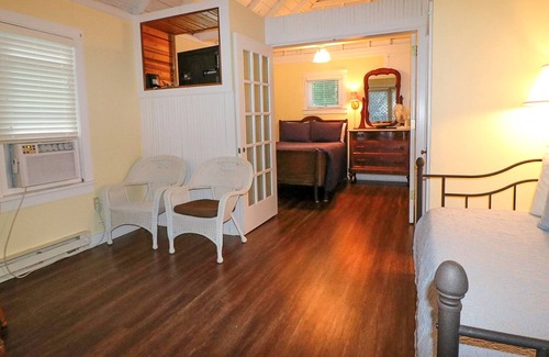 Bayfield Cottage | Hidden Cottage downtown Bayfield, Walk to Everything!!! 1/2 block from Lake.