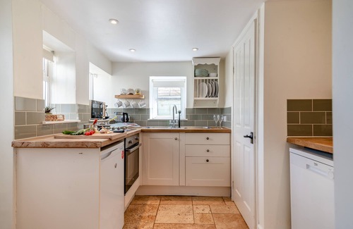 Porlock House | Hidden Cottage - Two Bedroom House, Sleeps 4