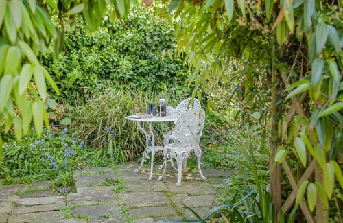 Porlock House | Hidden Cottage - Two Bedroom House, Sleeps 4