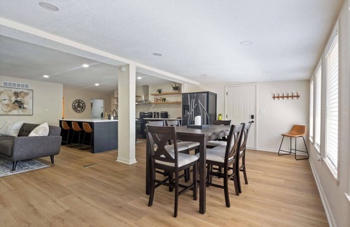 Gravois Mills House | ‼️Hidden Cove Oasis‼️| 4BR Lakefront Retreat