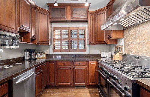 Asheville House | Hidden Creek Craftsman Retreat: A Tranquil Asheville Retreat with Hot Tub