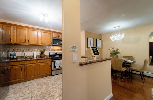 Canarsie Apartment | Hidden Delight . nCharming 2-bedroom apartment close to JFK AIRPORT