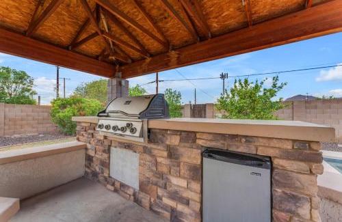 Camelback East Villa | Hidden Gem 10 min to Sky Harbor & DT!