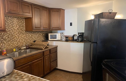 Rossmoyne House | Hidden Gem! 2BR Guest House Near LA, Glendale & Universal