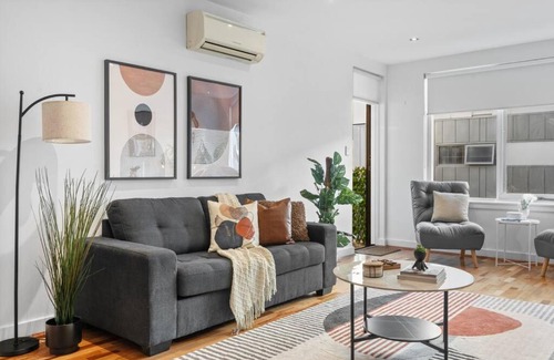Caulfield North Apartment | Hidden Gem at Caulfield Park