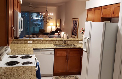 Bonita Springs Condo | Hidden Gem Bonita Springs Condo. Quiet, convenient. Golf course and sunset veiw