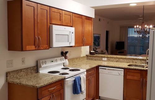 Bonita Springs Condo | Hidden Gem Bonita Springs Condo. Quiet, convenient. Golf course and sunset veiw