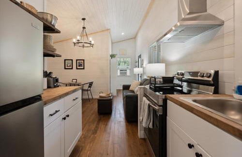 Whitefish House | Hidden Gem Cabin in Hungry Horse, Firepit, Close to Glacier