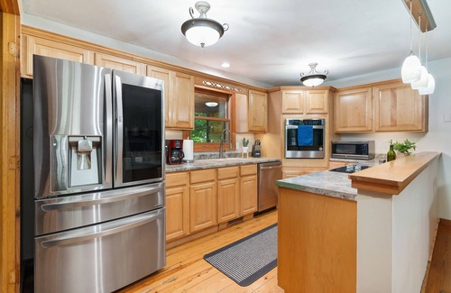Turners House | Hidden Gem & Cozy Cabin Retreat: TWO HOMES, SAME PROPERTY
