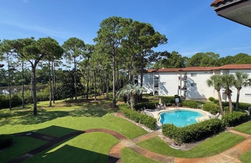 Seagrove Beach House | Hidden Gem I Short Walk to Beach I Quite Community I Recently Updated I Pool