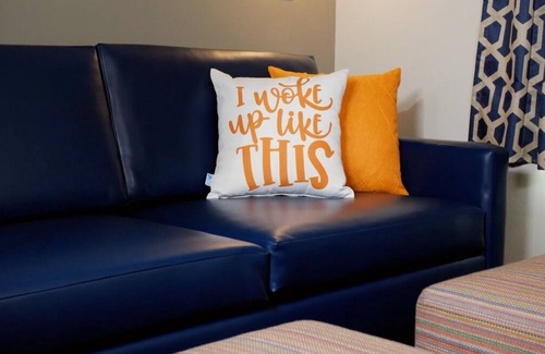 Circleville Hotel | Hidden Gem In New York! 4 Beautiful Units with Free Parking, Waterpark
