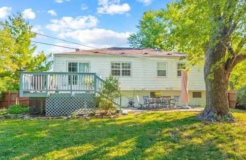 Nall Hills House | Hidden Gem in Overland Park | 3BR for All Adventures