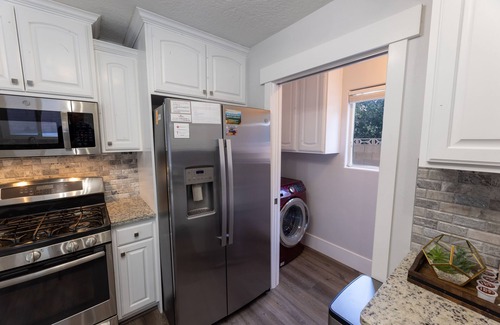 La Verkin House | Hidden Gem - La Verkin 300 near Zion National Park | Private Heated Pool & Spa