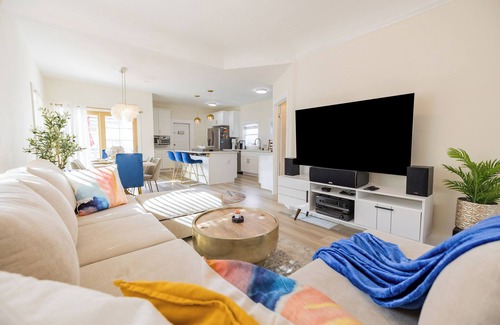 Piedmont House | Hidden Gem - Luxury Living - Walk Everywhere