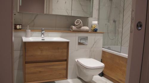 Chinatown Apartment | Hidden Gem of City Center