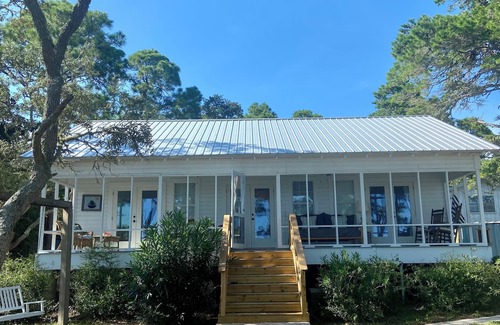 Saint Teresa House | Hidden Gem of St. Teresa Beach, Fl - 2/2 + bonus room
