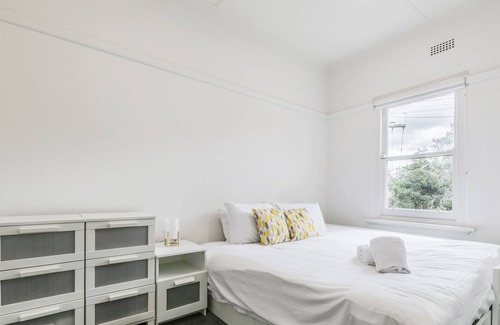 Middle Park Apartment | Hidden Gems & Modern Comfort - 2BR in Middle Park!