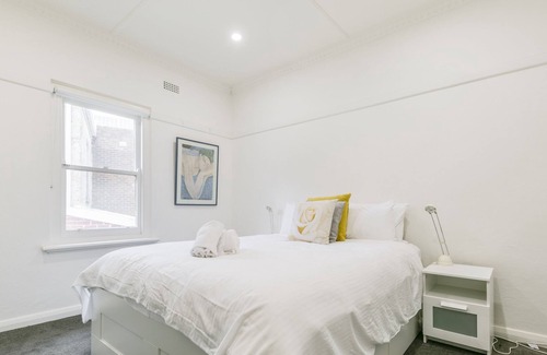 Middle Park Apartment | Hidden Gems & Modern Comfort - 2BR in Middle Park!