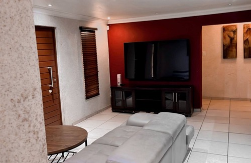 Nelspruit Villa | Hidden Germ in Nelspruit with a nice Mountain Wildlife Estate View!