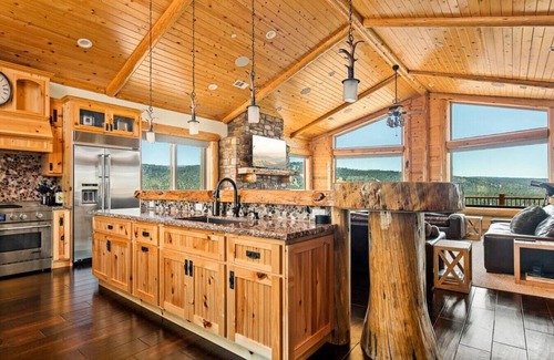 Castle Glen Estates Apartment | Hidden Haven Estate + Big Bear Lake Views + Snow Play