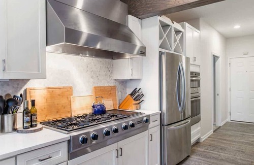 South Haven House | Hidden Haven | Hot Tub | Lake Michigan