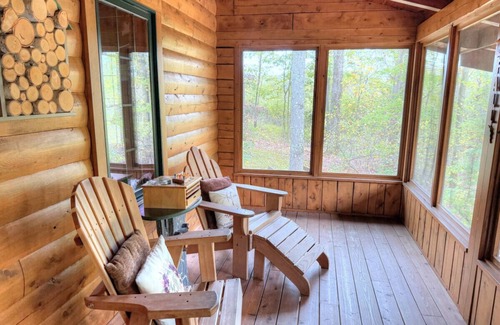 Millersburg Cabin | Hidden Haven Near Top Dining & Attractions