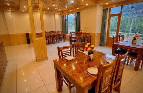 Manali Hotel | Hidden Heaven Old Manali by velvet loft