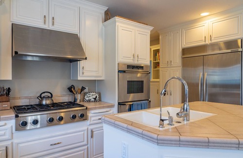 Templeton House | Hidden Hills-Luxury Wine Country Home with Pool, Spa and Bocce Court!