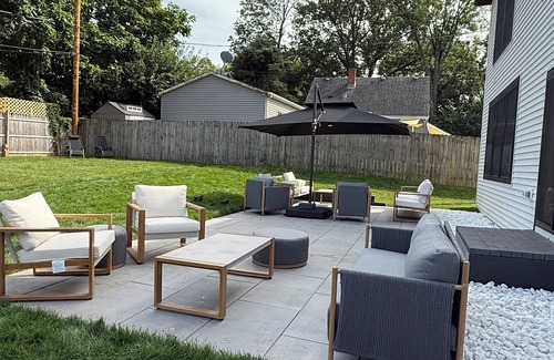 Lombard House | Hidden Hills Retreat