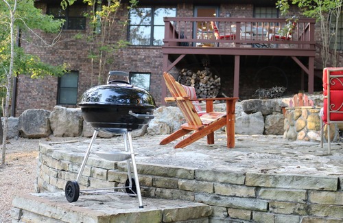 Lakeview House | Hidden Hook between White River & Bull Shoals Lake