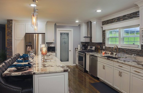 Weaverville House | Hidden Mountain Retreat