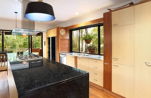 Alexandra Headland House | Hidden Oasis, only 300m to beach