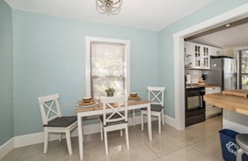 Historic Uptown Apartment | Hidden Oasis Guest Apt+Kg Bd 2bikes/close DT