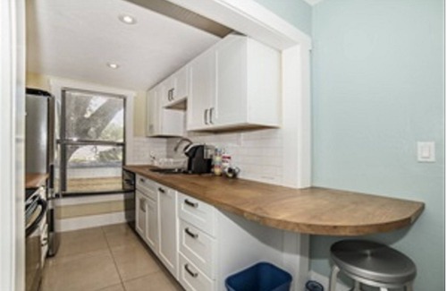 Historic Uptown Apartment | Hidden Oasis Guest Apt+Kg Bd 2bikes/close DT
