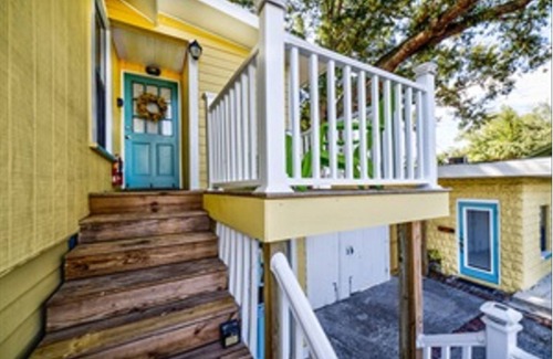 Historic Uptown Apartment | Hidden Oasis Guest Apt+Kg Bd 2bikes/close DT