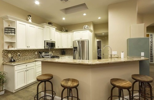 Arrowhead Ranch House | Hidden Oasis Intimate 3 BR Home/Private Pool/Jacuzzi/Fire Pit/Glendale