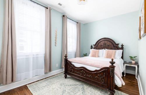 Cannonborough Elliotborough House | Hidden Outdoor Oasis - 1 BLOCK TO KING