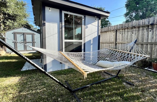 Garden Oaks Apartment | Hidden Studio in the Enchanting oak forest area
