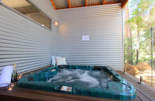 Pickering Brook Cabin | Hidden Valley Eco Spa Lodges & Day Spa