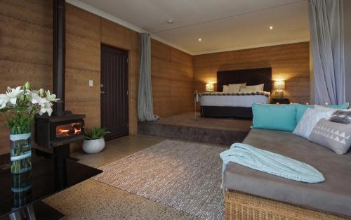 Pickering Brook Cabin | Hidden Valley Eco Spa Lodges & Day Spa