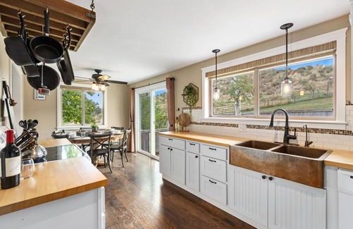 Loveland House | Hidden Valley Retreat | Quiet Escape w/Mtn Views!