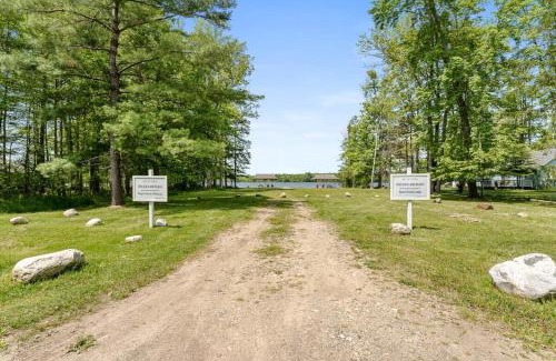 Kendall House | Hidden Woodland Home with Hiking Trail and Lake Access