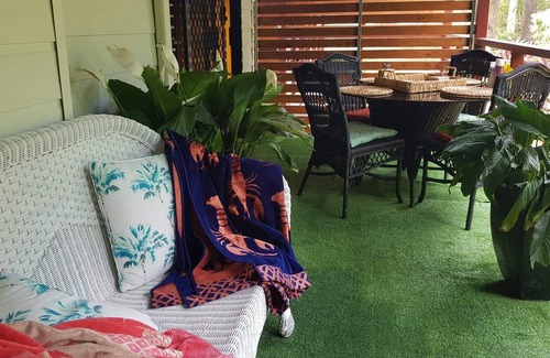 Maleny House | Hide A Way in Maleny with a twist on the tropics at Jessies Cottage.
