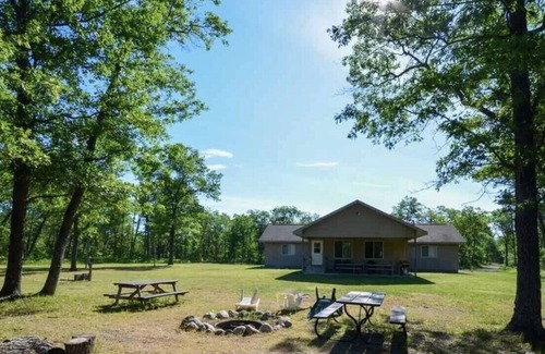 Indian River Cabin | Hide a way in our Lodge that sleeps 18!