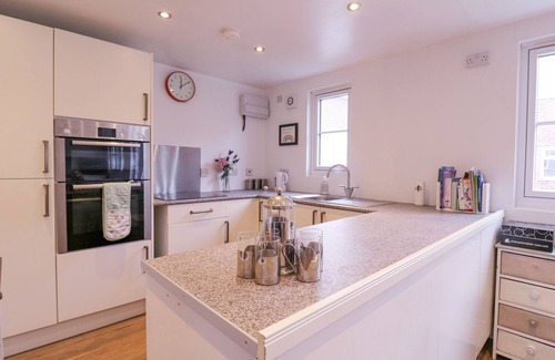 Walton on the Naze Cottage | HIDE AND SLEEP, pet friendly, with open fire in Frinton-On-Sea