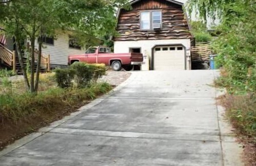 Asheville House | Hideaway Cabin in the City!